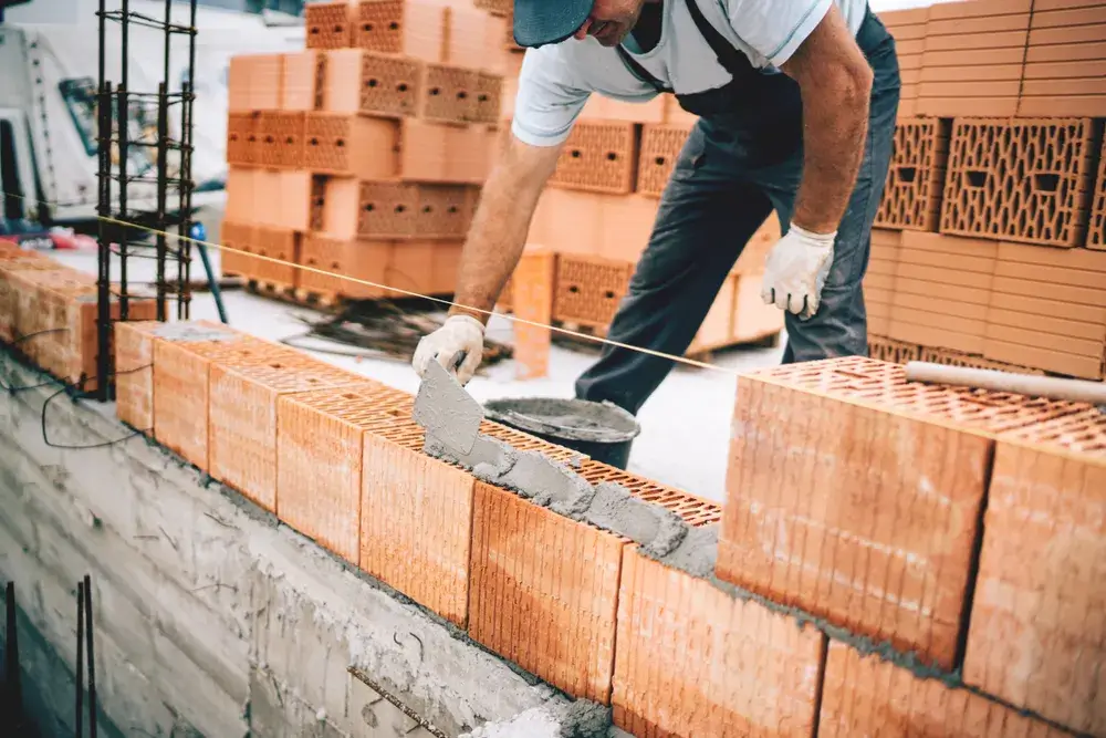Construcción de un muro en progreso